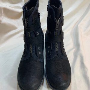New Women's Buckle Black Fabric Boots Size 11 M